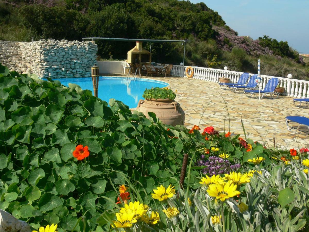 Angela Apartments Pool Gardens And Sea Views Agios Stefanos Avliotes  Exterior foto